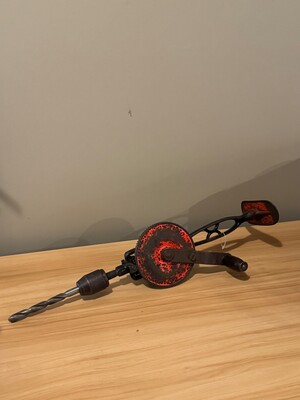 Hand-crank drill