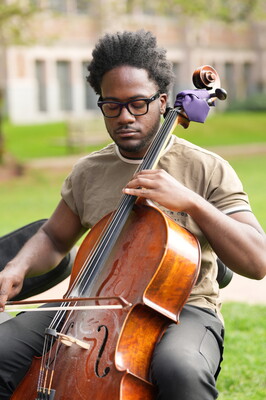 Live Music: Dxvincenzo - Cello & Soundscapes photo 1