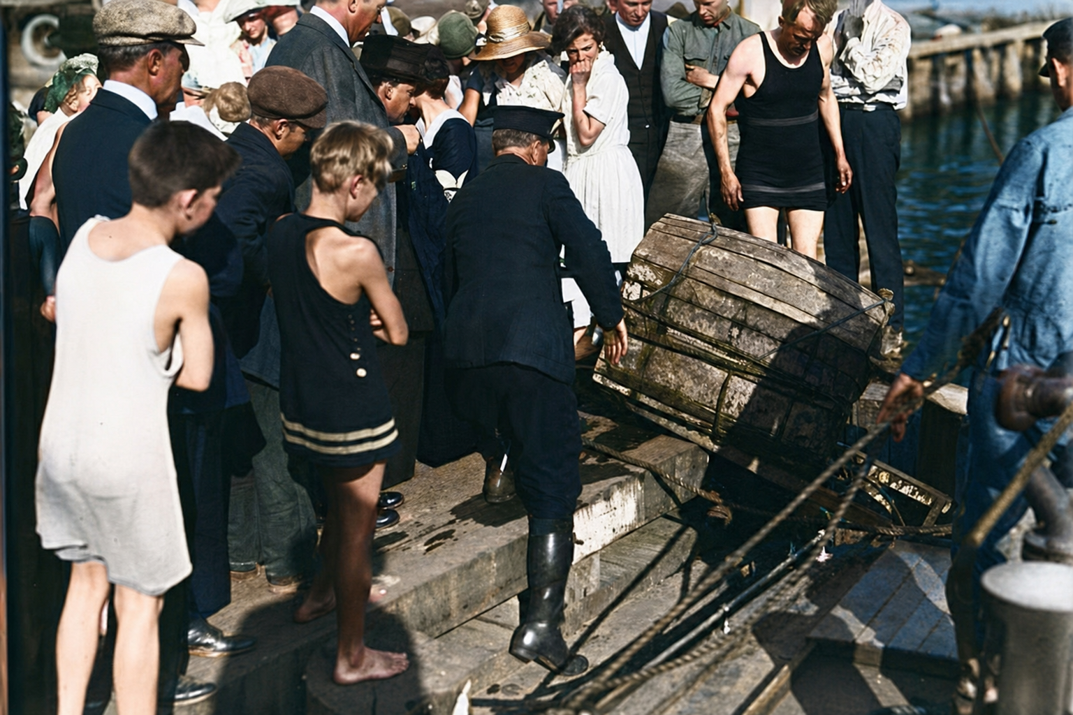 Recovery of the Mahoney trunk, Lake Union, 1921